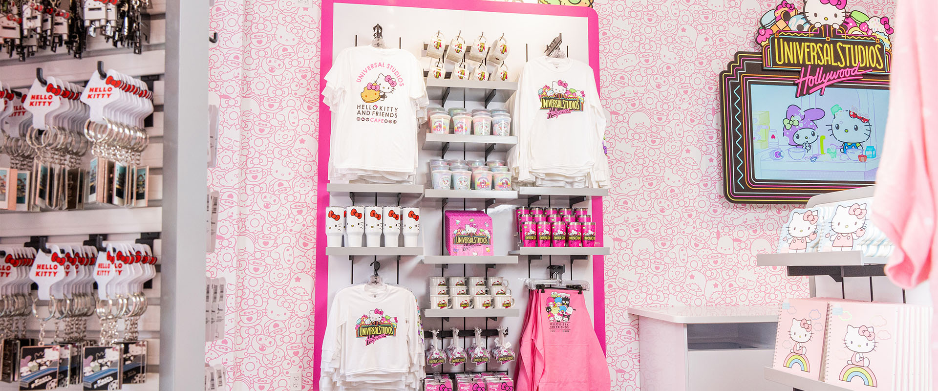 http://www.universalproductsexperiences.com/storage/news-hello-kitty-cafe-la-desktop-6733fbdf3a02c.jpg