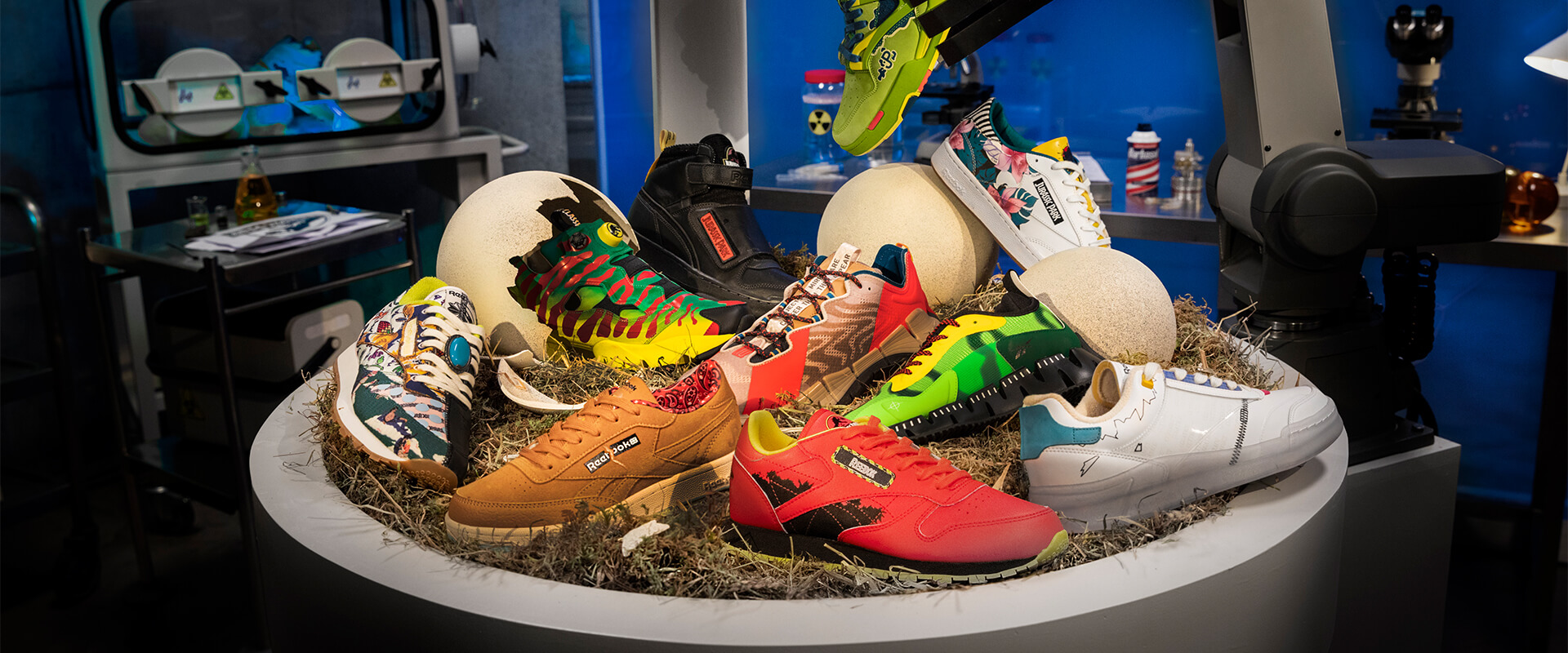 https://www.universalproductsexperiences.com/storage/news-reebok-jurassicpark-banner-desktop-613bf88177203.jpg