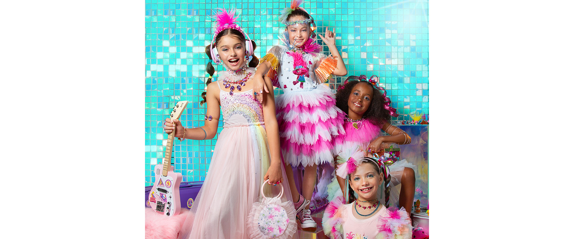 https://www.universalproductsexperiences.com/storage/news-tutu-du-monde-trolls-desktop-6584c7bbe45cc.jpg